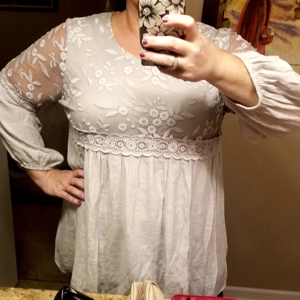 Peasant lacy top pale grey